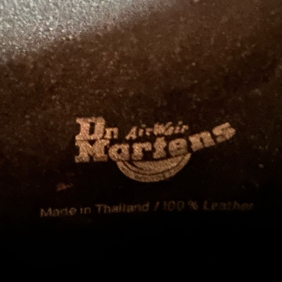 Doc Marten messenger bag. Genuine patent leather, excellent condition - Picture 2 of 5